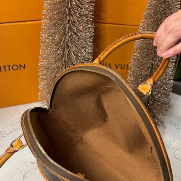 Louis Vuitton Monogram Ellipse MM Tote - Picture 5 of 10